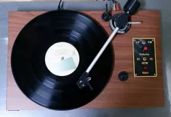 Record Player Turntable Direct-Drive using TMC2209 Stepper motor.