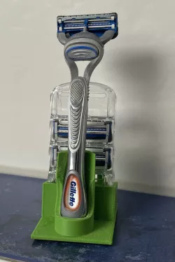 Remix of Holder for Razor + Blades - for Gillette Fusion & Skinguard