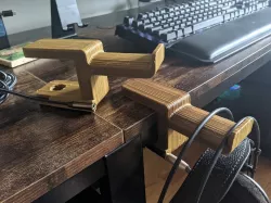 Headphone Holder / Mount / Clamp - Integrated Audio Port