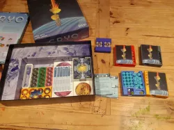 Cryo Board game organizer
