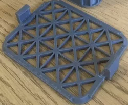 Lid for stackable beer crate battery holder