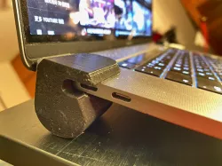Macbook Pro 16 riser stand
