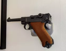 P08 Luger Wallmount