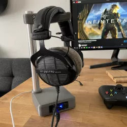 Headphone Stand (integrated AMP)