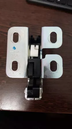 Renault Koleos tailgate latch