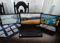 Triple Laptop Monitor