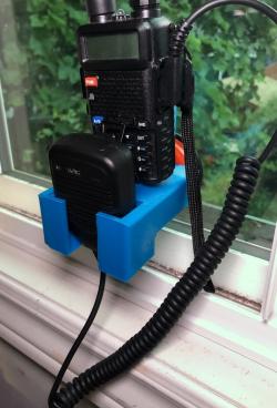 Baofeng BF-R5 walkie-talkie wall holder by Cederb, Download free STL model