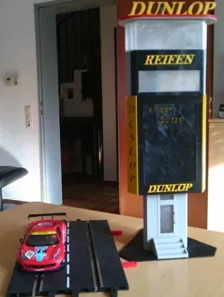 Eigenbau Modell des Dunlopturm vom Nürburgring im Maßstab 1:24