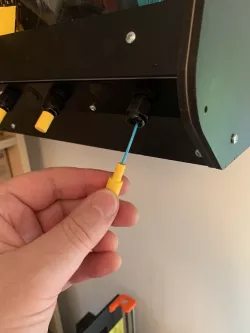Filament gripping RepBox plug