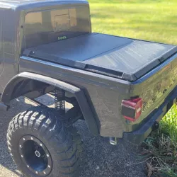 $4.00CGRC Gladiator hard folding bed cover for Axial Scx10-3 Jeep Gladiator
