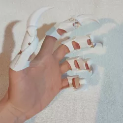 $4.00Curling finger claws