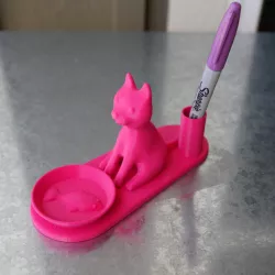 $5.00Cat and fish pen holder