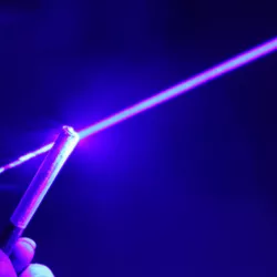Des avancées significatives dans la qualité du faisceau pointeur laser