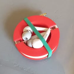 Earphone holder