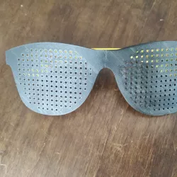 Holes glasses