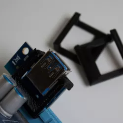 IMPROVED STRONGER PCIE RISER CLIP LOCKS