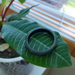 Maker-style keyring