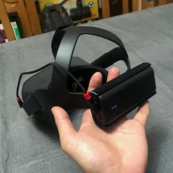 Oculus Quest external battery clip