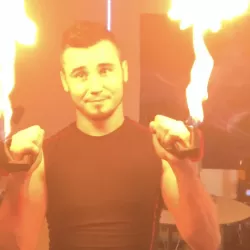 Pyro Gauntlet - Fire Bending - Avatar Flame Fist