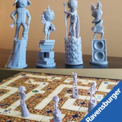 Ravensburger's Labyrinth: Costume Party Adventurers