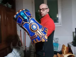 ATLAS GAUNTLET from Vi League of Legend Arcane cosplay