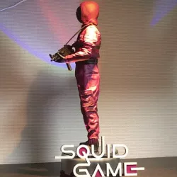 squid game pink soldier