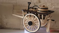 TABLE CART OR DECORATION