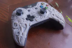 Filigree Xbox One Controller by Marco Valenzuela
