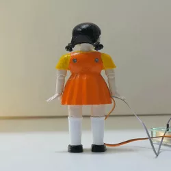 Sguid Game Motorized Robotic Doll