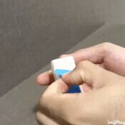 TOOTHBRUSH AUTOMATIC HOLDER