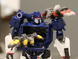Transformers Laserbeak for Studio Series 83 Soundwave