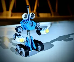 Tucker the Two Trees War-Bot