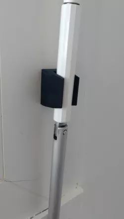 Clip for shutter handle