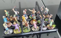 Holder for 18 figures of 25mm organizer