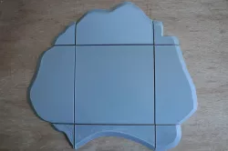 Kit of base plates for miniature game sets