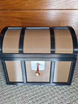 Lockable Pirate Treasure Chest