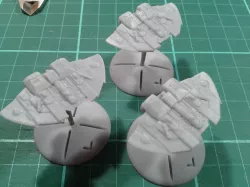 Tau Castellan escort for battlefleet gothic