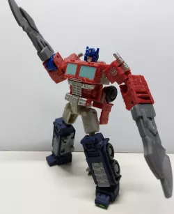 TRANSFORMERS WFC KINGDOM CORE CLASS OPTIMUS PRIME - Movie like battle blade