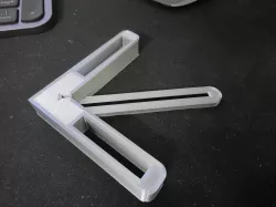Arrow style center finder jig / tool