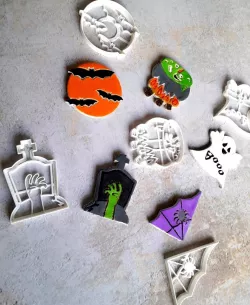 Halloween 5 cookie and dough cutters