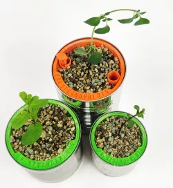 Hydroponics upcycling kit for uncommon sizes tin cans