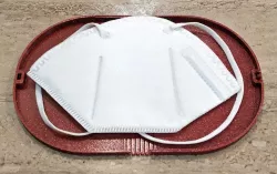 Foldable FFP or N95 mask case