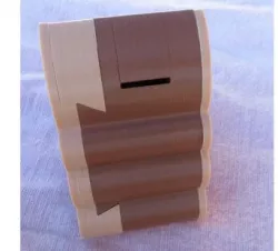 MERDE THE PIGGY BANK, A BOX IMPOSSIBLE and LOCKED