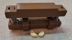 Remix of Pill cutter by MacuBO for ~1 15/16" Utility Razor Blade