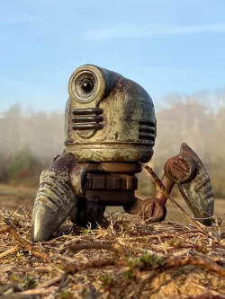 VINTAGE ROBOT