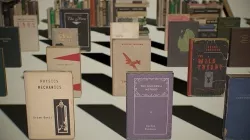 PBR Retro Books Low-poly 3D model