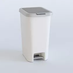 Trash Bin Plastic 3D model