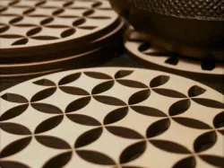 Wooden trivet Shippo