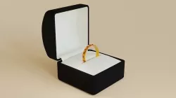 Gold Ring with Sphere Ruby Stone and Box 06 - Anel de ouro 3D model