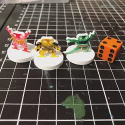 28Chibi - Grung Trio